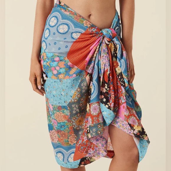 SPELL CHA CHA PAREO (O/S) - Picture 4 of 11